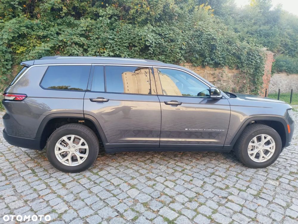 Jeep Grand Cherokee - 31