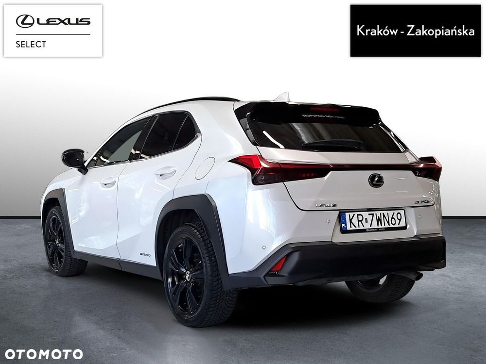 Lexus UX - 4
