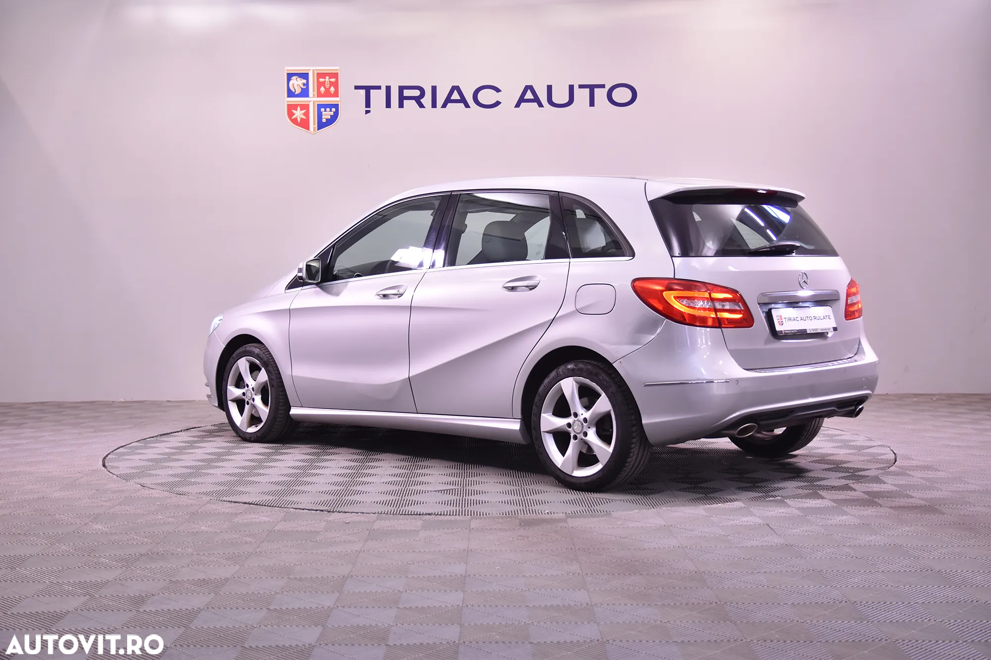 Mercedes-Benz B 180 7G-DCT - 3