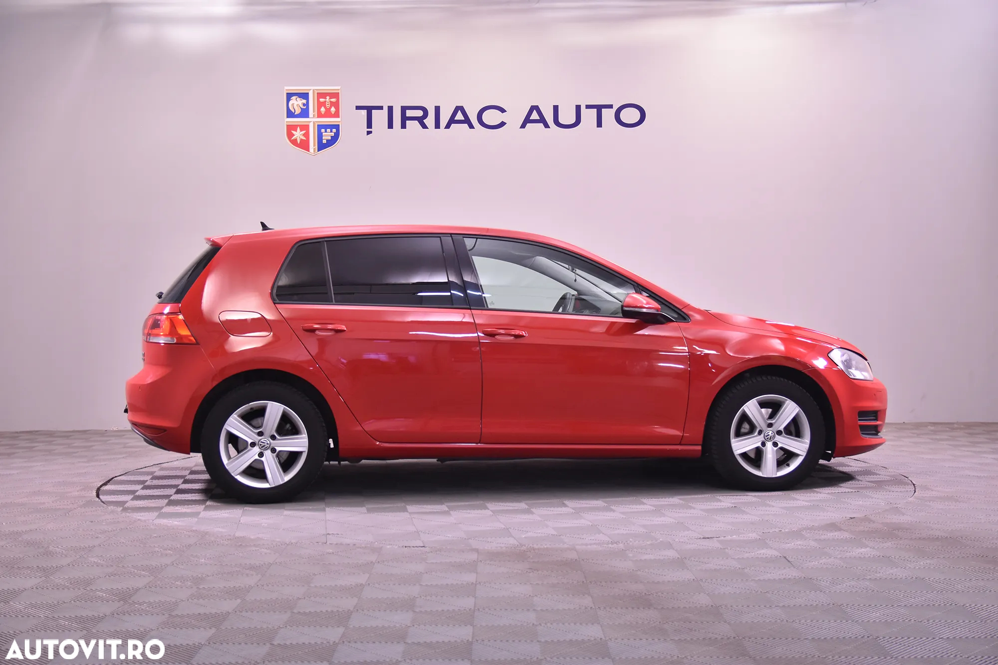 Volkswagen Golf - 6