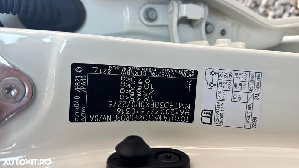 Toyota Corolla 1.8 HSD Business - 37