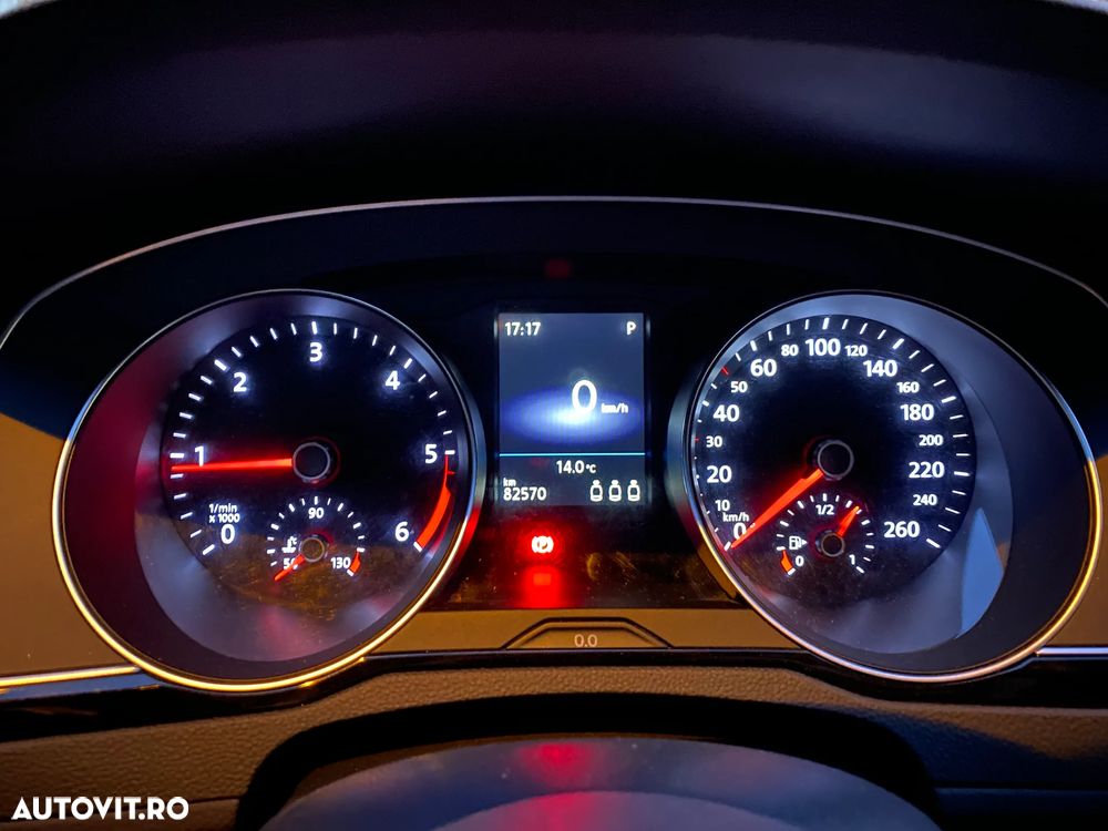 Volkswagen Passat 2.0 TDI DSG Highline - 13