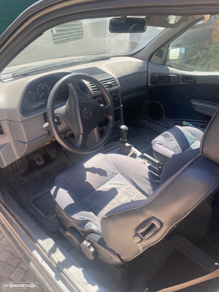 Alfa Romeo 145 1.6 - 2