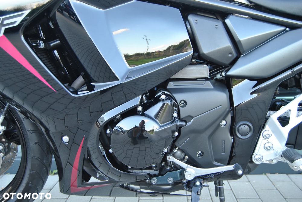 Suzuki GSX - 11