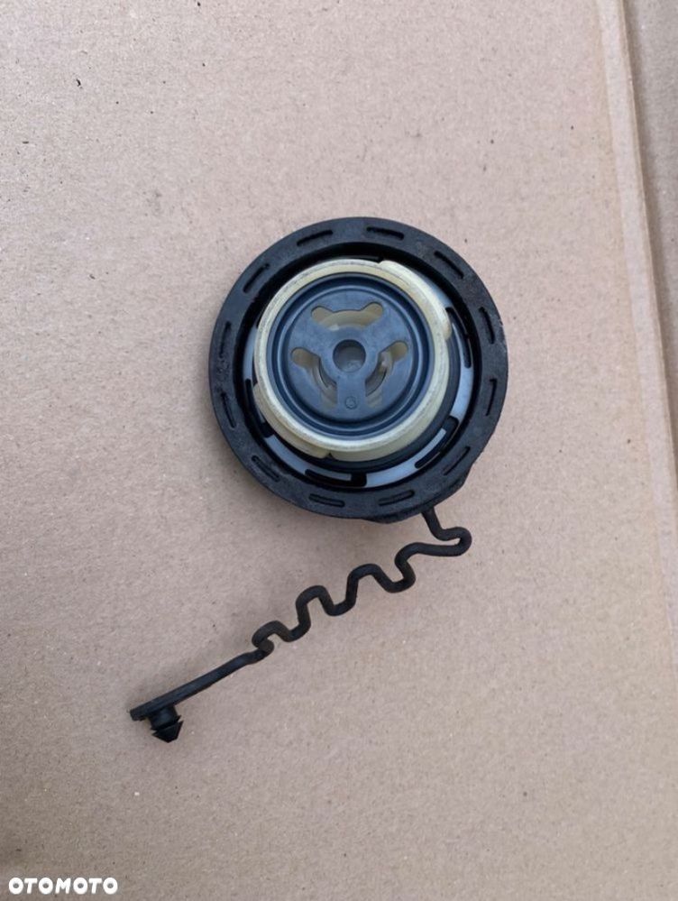 Korek wlewu paliwa Ford focus mk2 c-max mk1 - 2