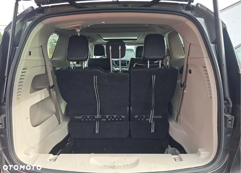 Chrysler Pacifica - 13