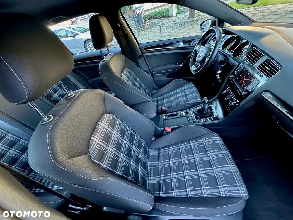Volkswagen Golf GTD (BlueMotion Technology) - 22