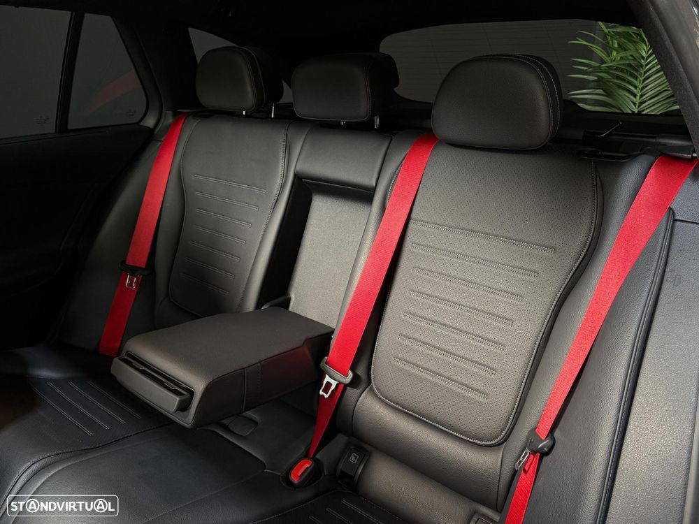 Mercedes-Benz C 300 e AMG Line - 51
