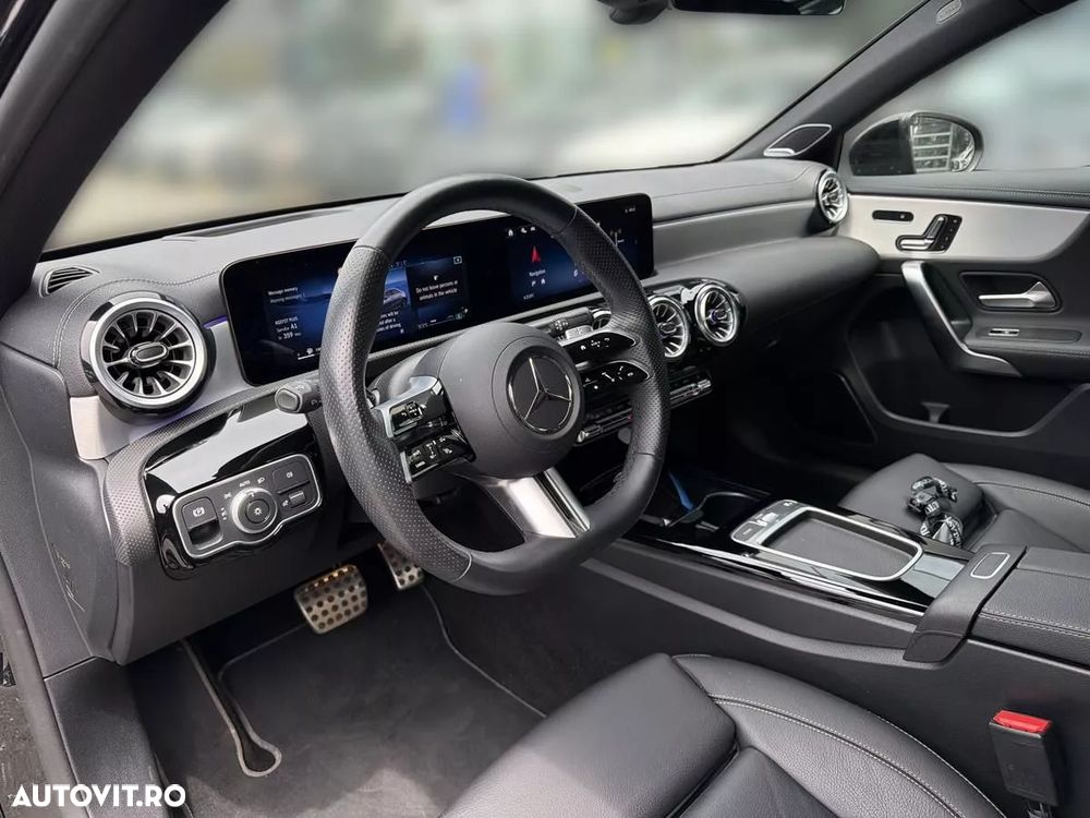 Mercedes-Benz A 220 Sedan 4Matic MHEV 8G-DCT - 9