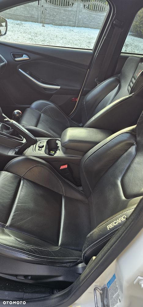 Ford Focus 2.0 EcoBoost ST - 7