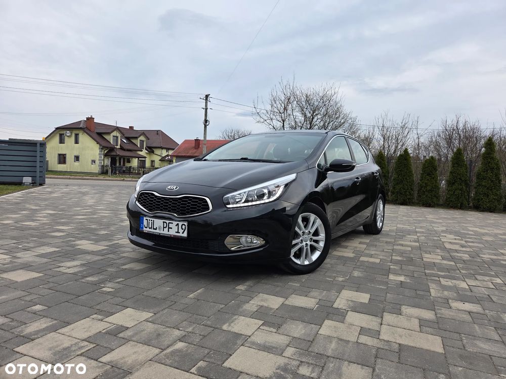 Kia Ceed 1.6 GDI ISG Dream Team Edition - 11