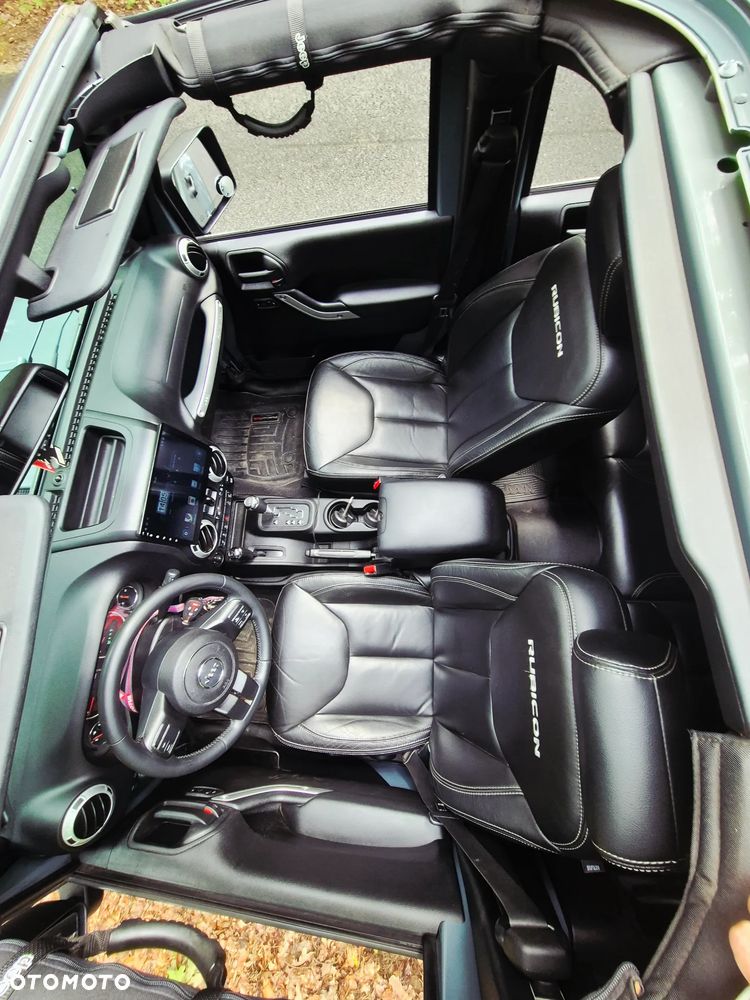 Jeep Wrangler 3.6 Unlim Rubicon - 12