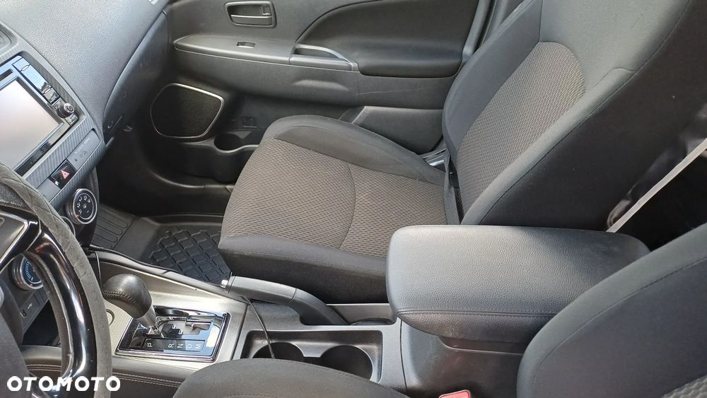 Mitsubishi ASX - 12