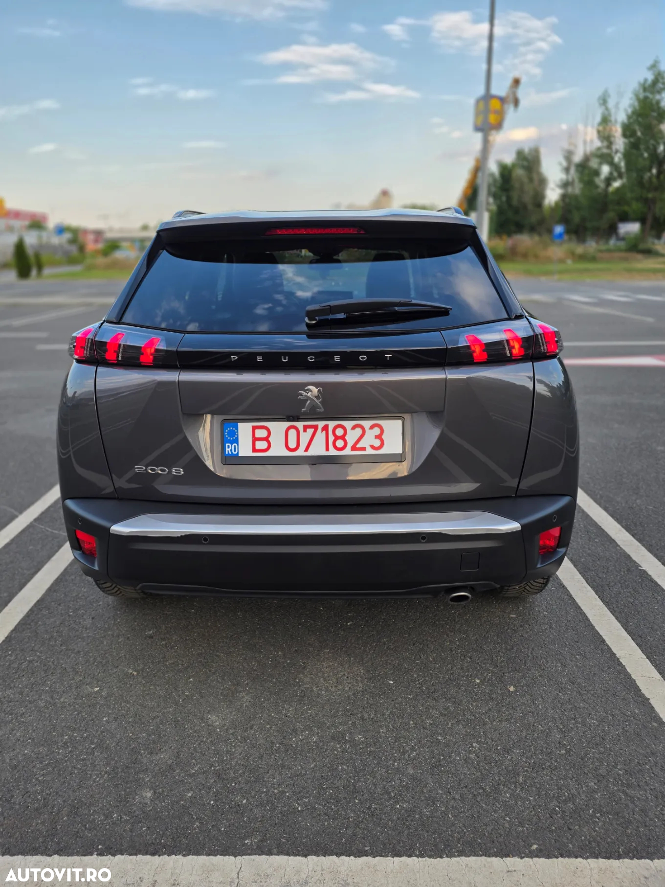 Peugeot 2008 BlueHDi 130 EAT8 Allure - 6