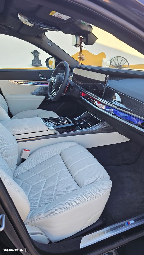 BMW 760 M760e xDrive - 16