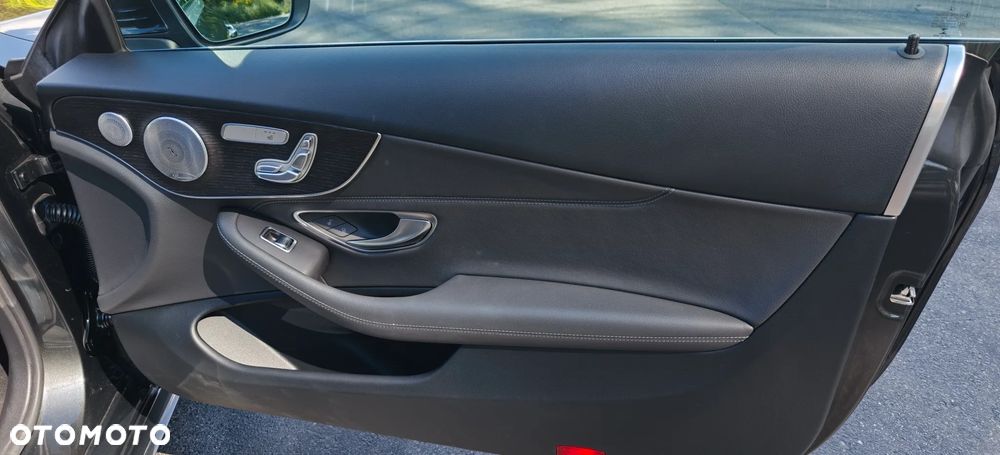 Mercedes-Benz Klasa C 300 4MATIC 9G-TRONIC - 38