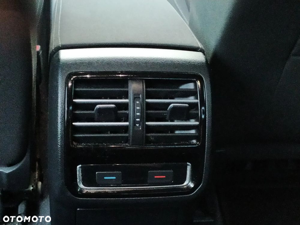 Volkswagen Passat 1.6 TDI BMT Comfortline - 12