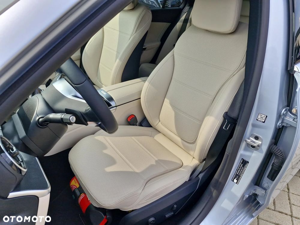 Mercedes-Benz Klasa C 300 de PHEV 4-Matic Avantgarde - 15