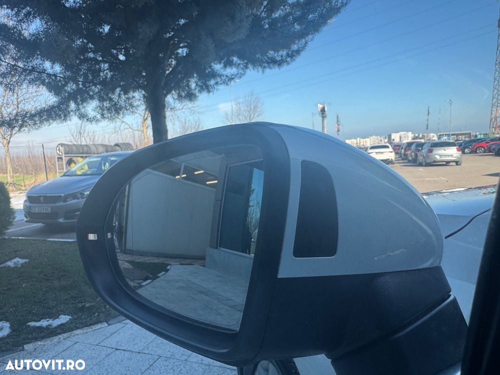 Volkswagen Passat 2.0 TDI SCR DSG 4Motion Business - 11