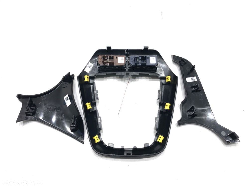 LISTWY DEKOR  OPEL CORSA F 2019 - 2022 1.2 (68) 55 kW [75 KM] benzyna 2019 - 2022 39181175 39176084 - 2