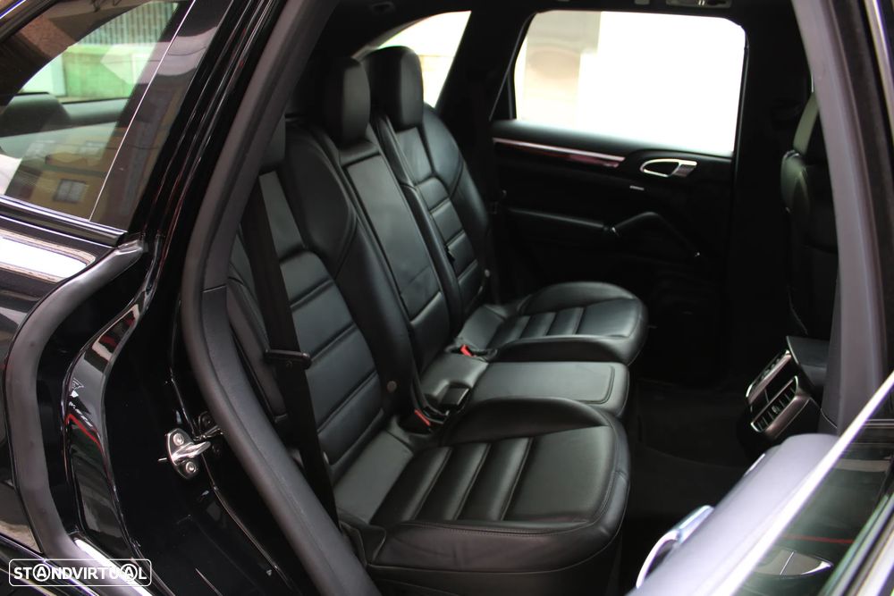 Porsche Cayenne Platinum Edition - 28