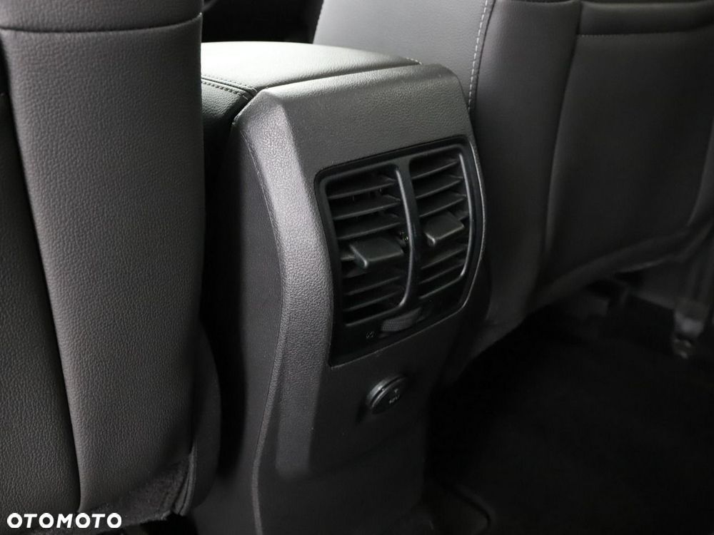 Ford Kuga 2.0 TDCi 2x4 Business Edition - 33