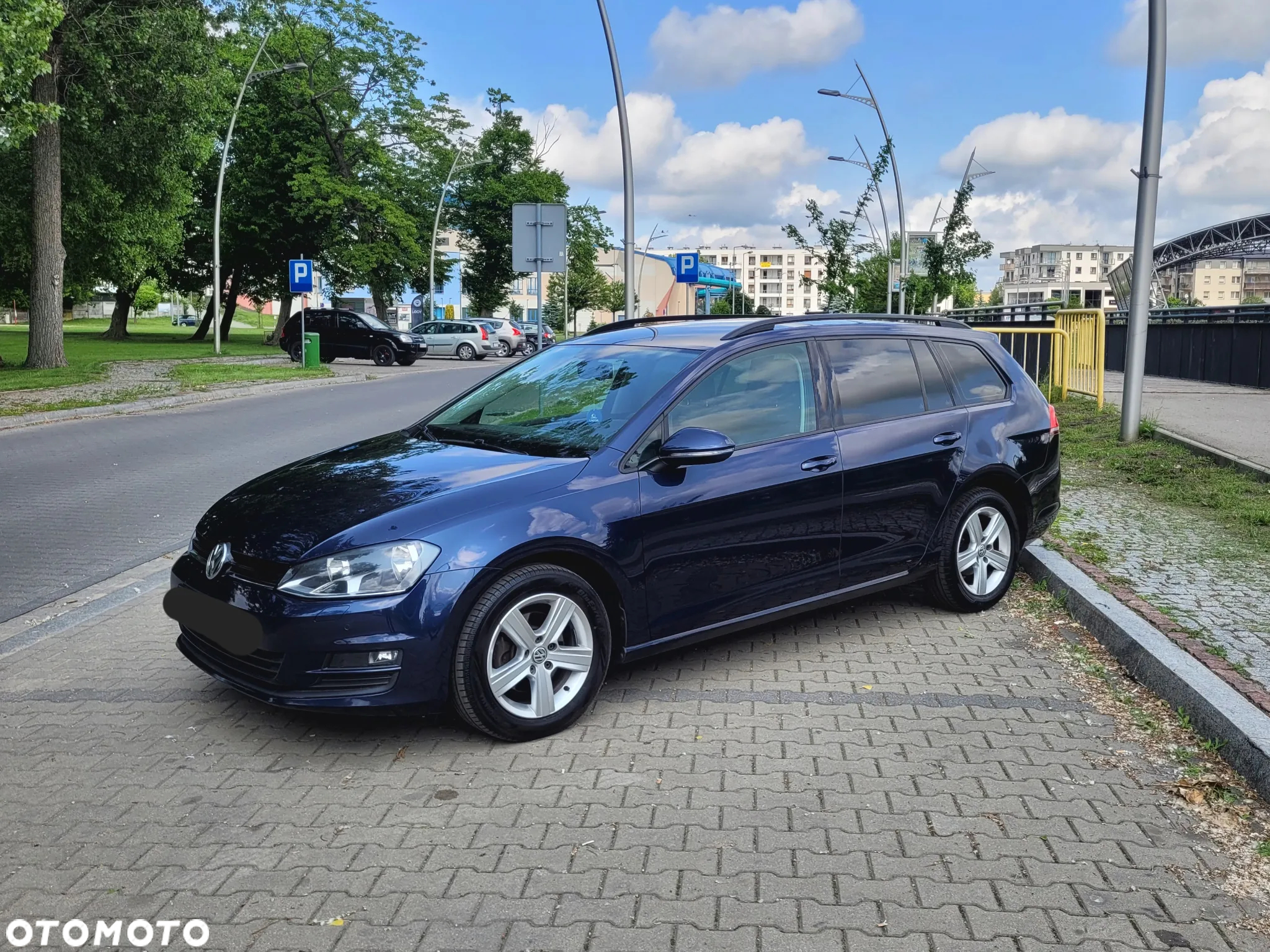Volkswagen Golf 2.0 BlueTDI Highline - 14