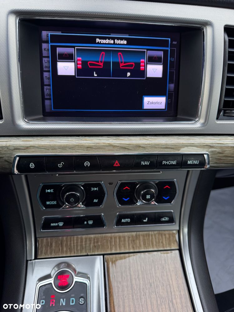 Jaguar XF 2.2 D Luxury - 18