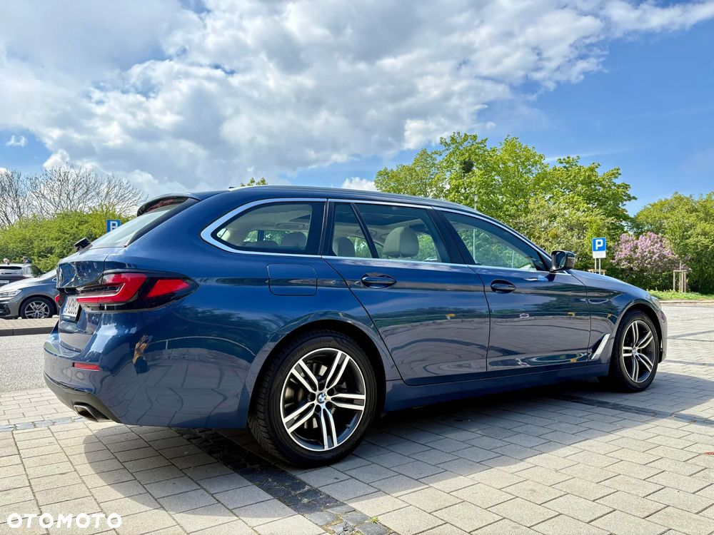 BMW Seria 5 520d xDrive Luxury Line sport - 10