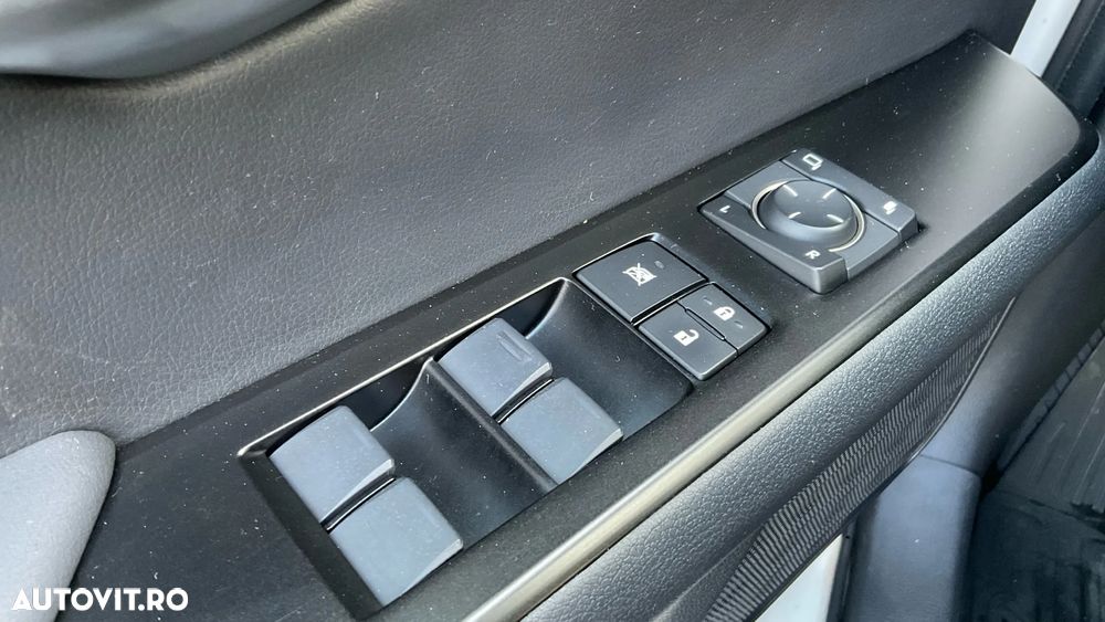 Lexus UX 250h FWD Business - 21