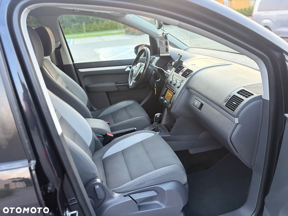 Volkswagen Touran 2.0 TDI DPF DSG Life - 26
