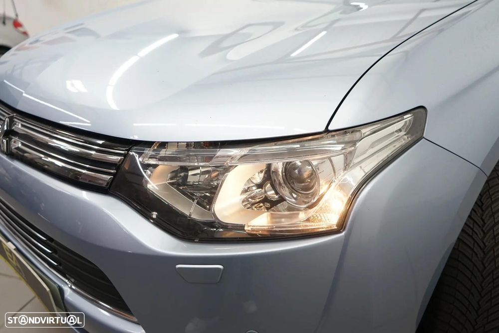 Mitsubishi Outlander 2.0 4WD - 9