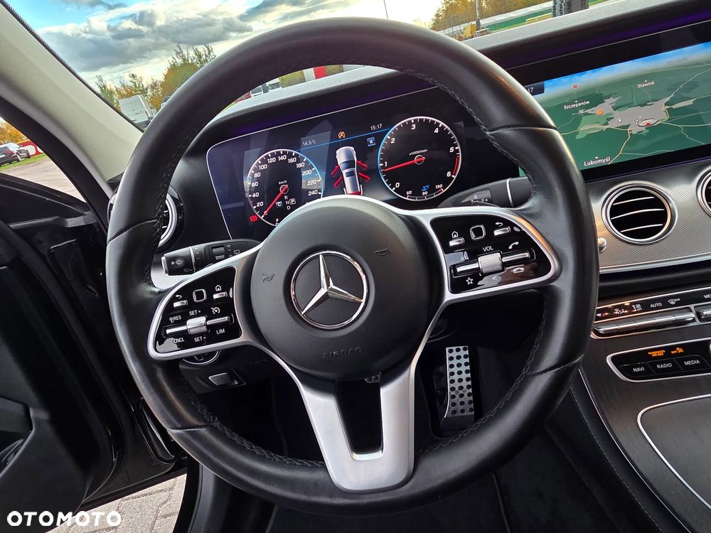 Mercedes-Benz Klasa E 220 d T 9G-TRONIC Exclusive - 32