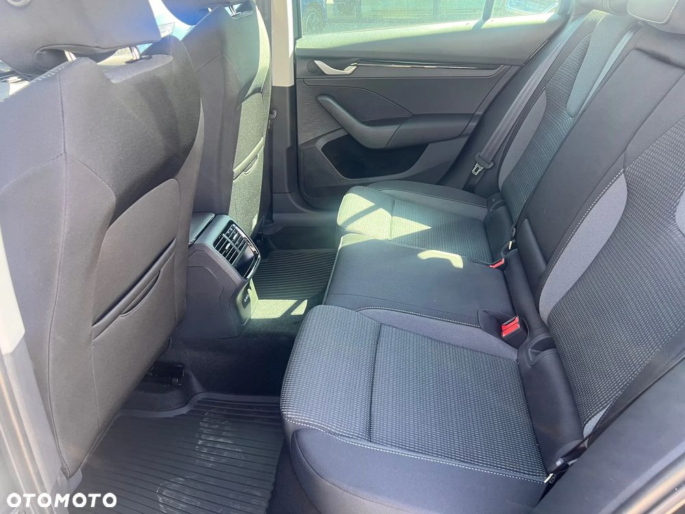 Skoda Octavia 1.5 TSI mHEV Drive Selection DSG - 13