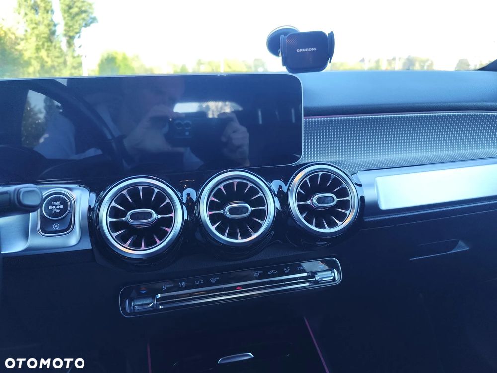 Mercedes-Benz GLB - 17