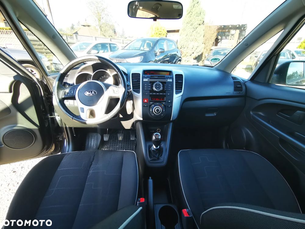 Kia Venga 1.6 CRDi 128 Business Line - 9