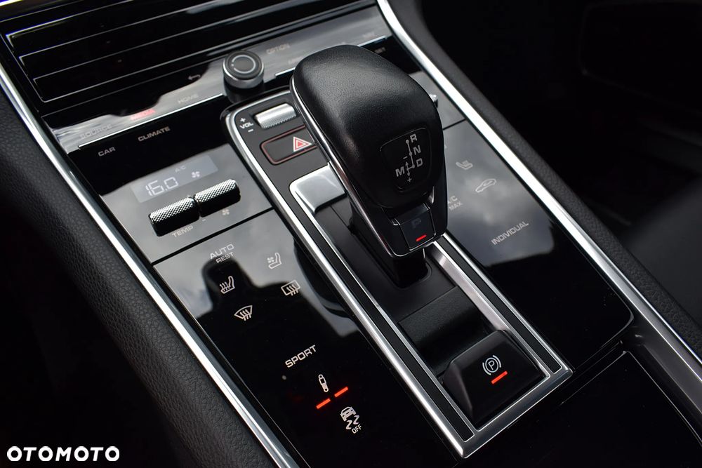 Porsche Panamera 4S GPF Executive - 19