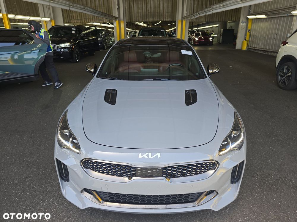 Kia Stinger - 2