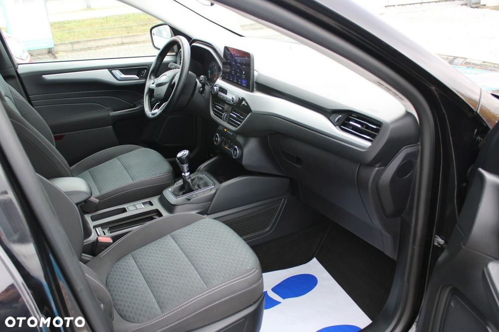 Ford Kuga - 32