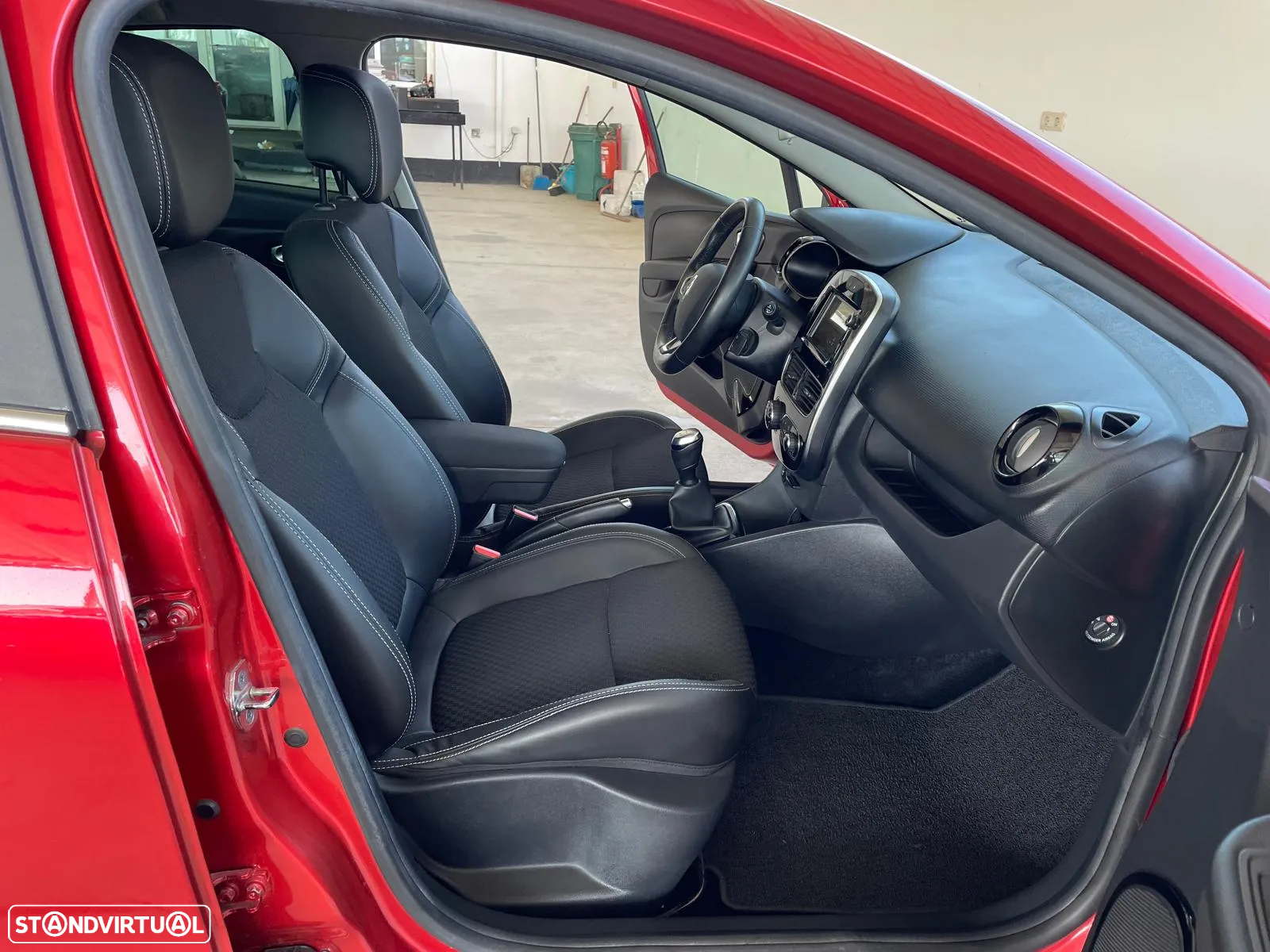 Renault Clio 0.9 TCe Limited - 27