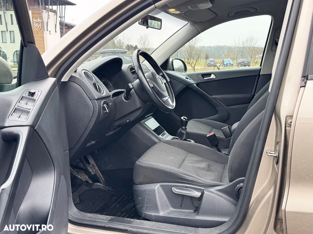 Volkswagen Tiguan - 12