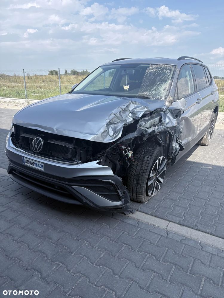Volkswagen Tiguan - 1