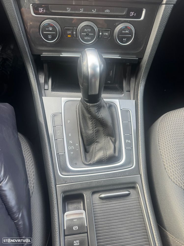 VW Golf Variant 2.0 TDi R-Line - 8