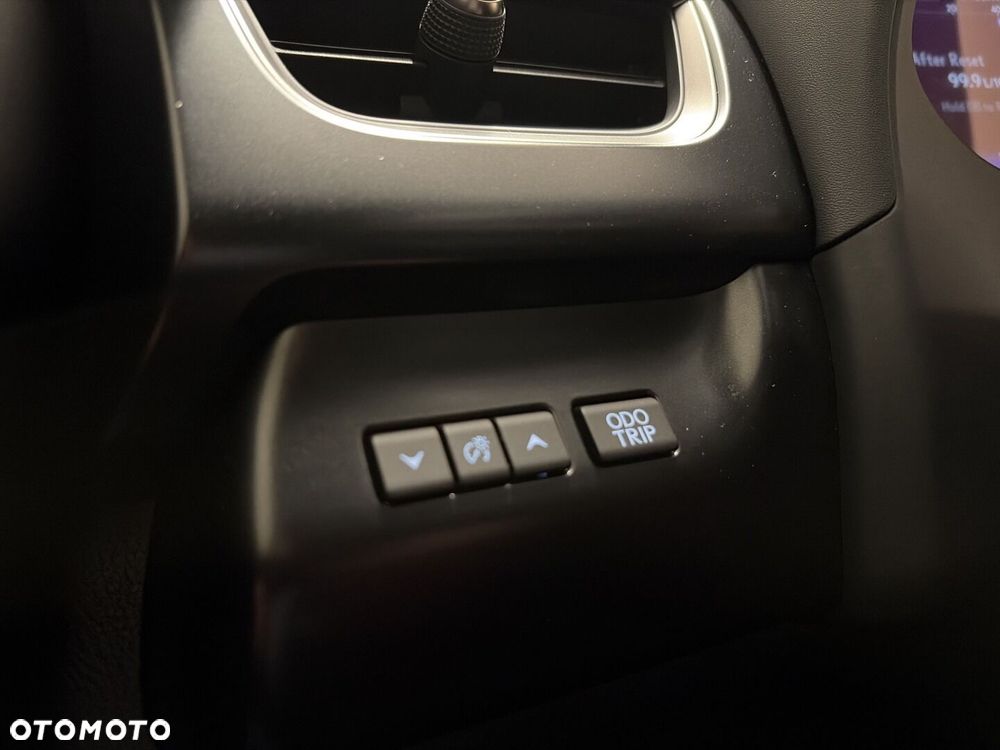 Lexus UX - 22