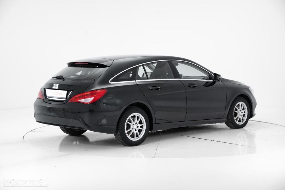 Mercedes-Benz CLA 180 - 4