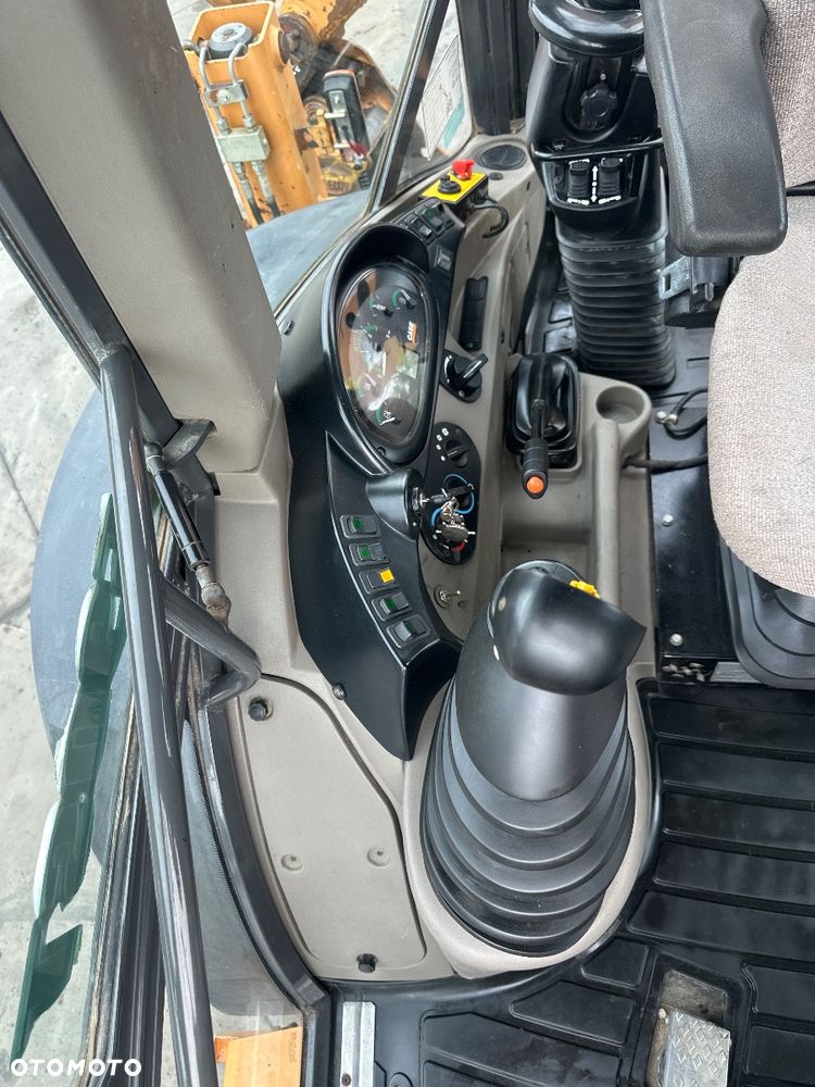 Case 590ST - 24