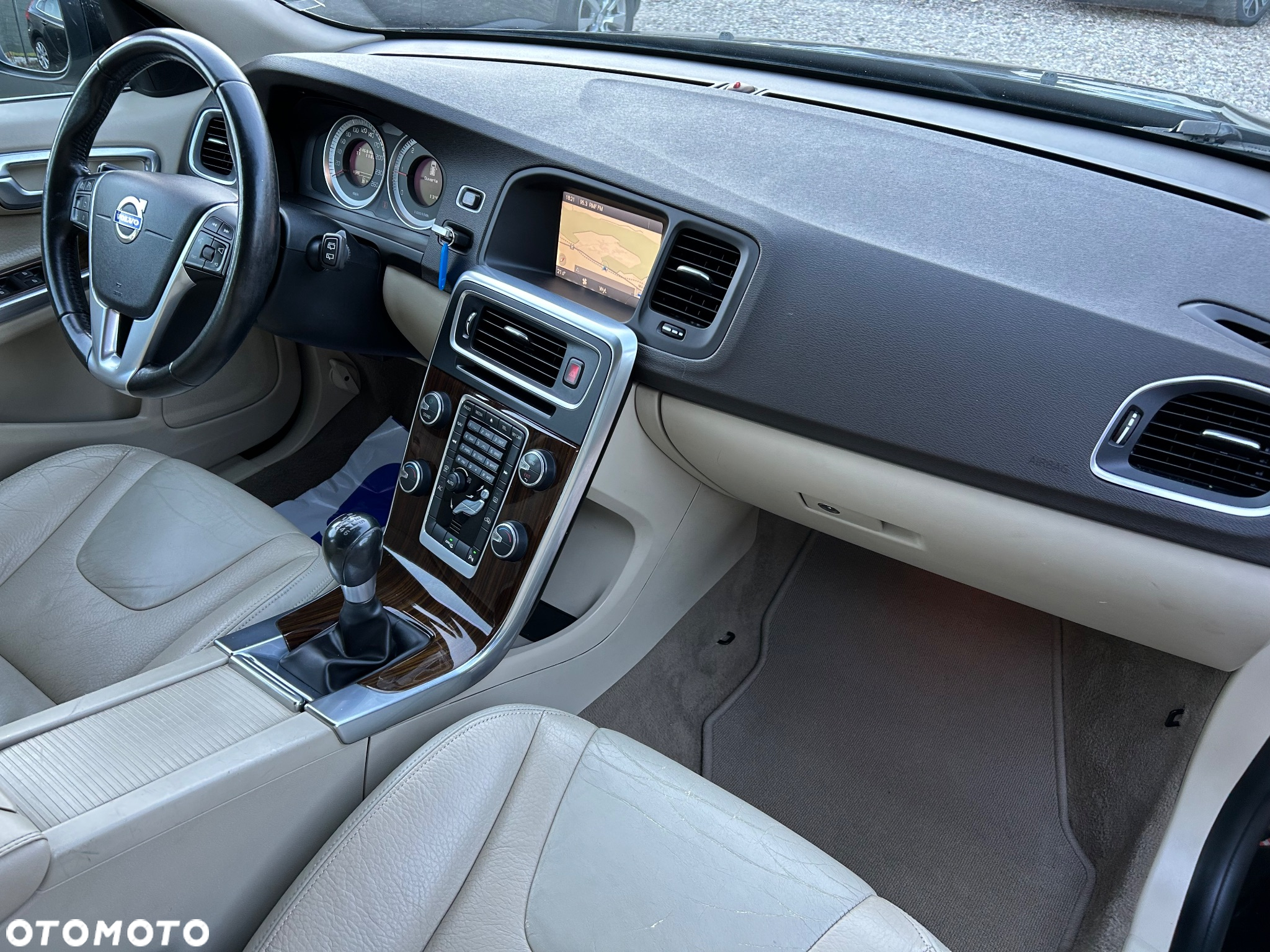 Volvo V60 D2 Summum - 27
