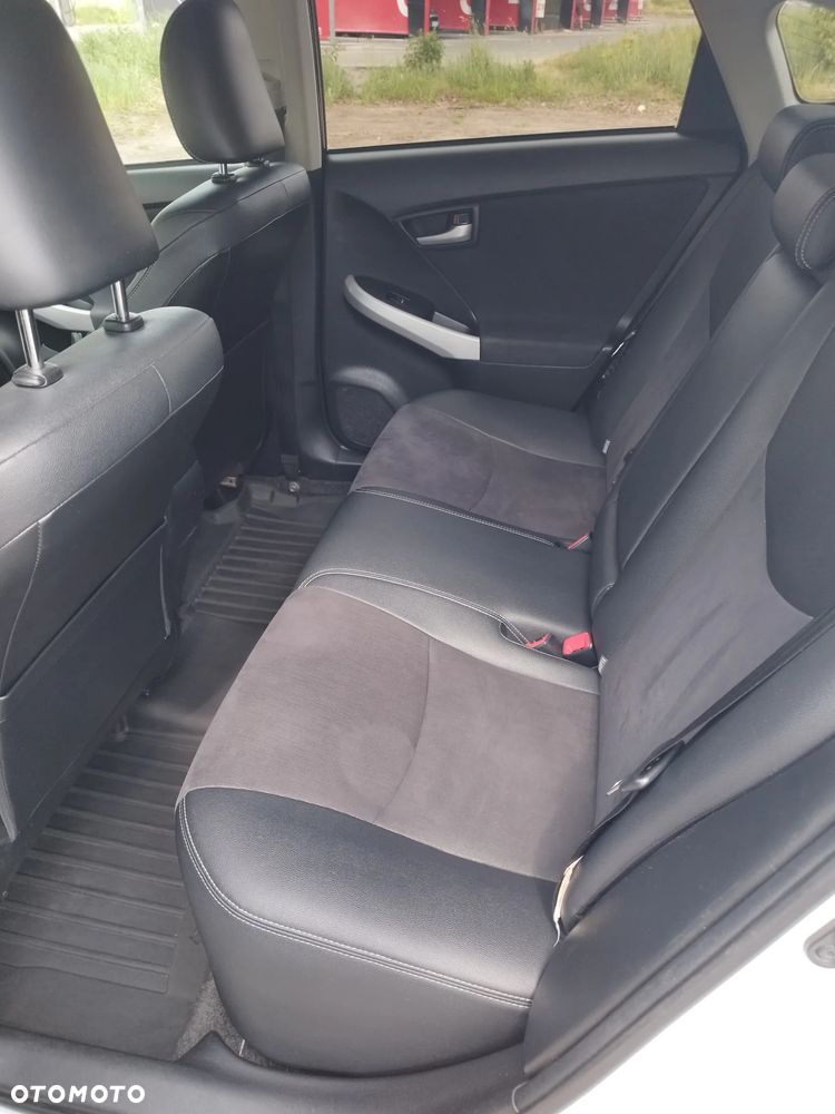 Toyota Prius 1.8 HSD Active - 13