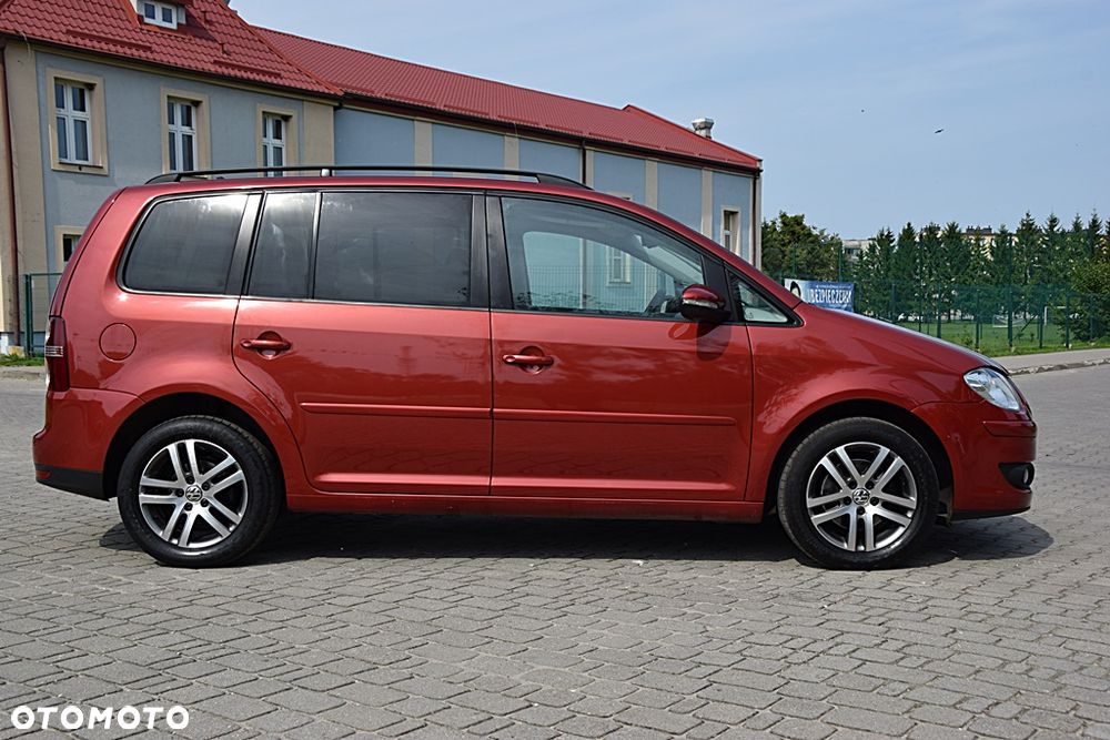 Volkswagen Touran 1.4 TSI DSG Conceptline - 6
