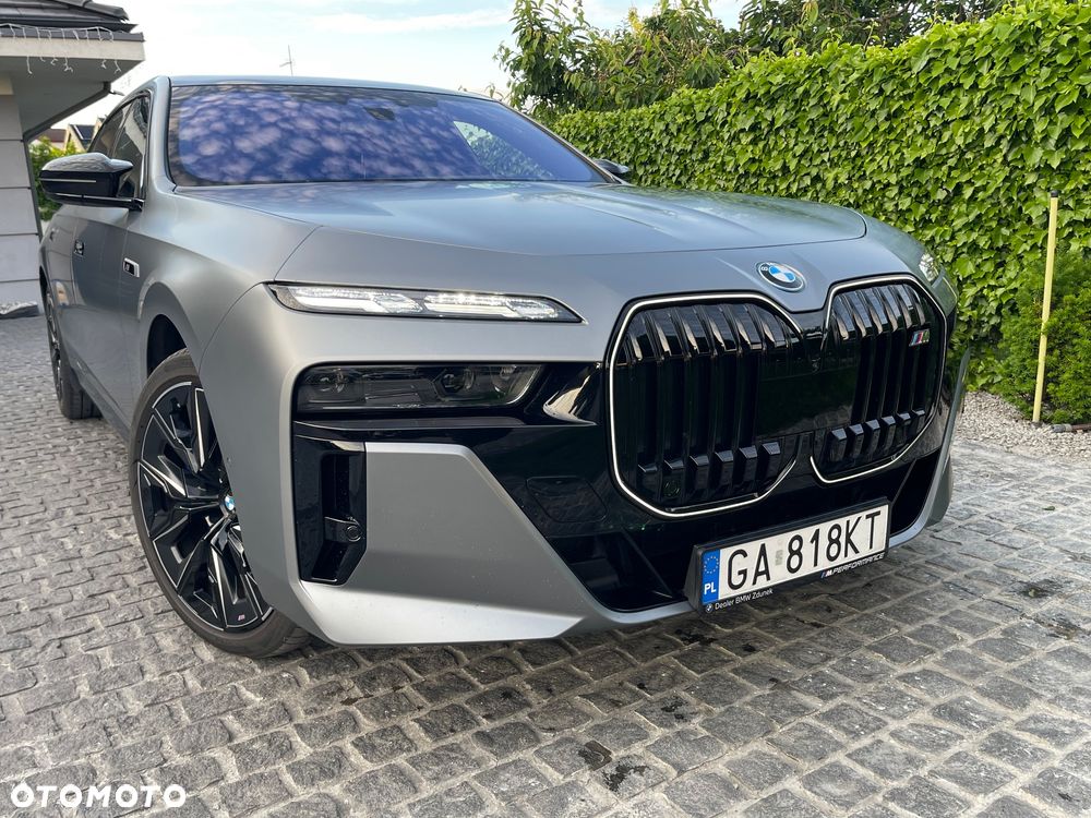BMW Seria 7 M760e PHEV xDrive Individual Edition sport - 13